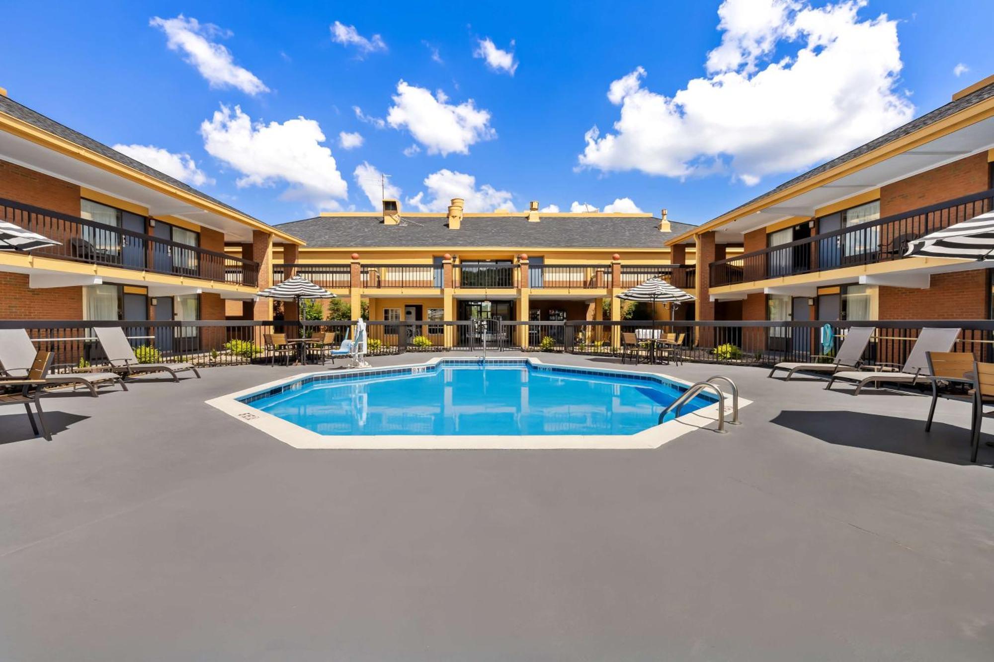 ベストウェスタン ファイエットビル イン Fayetteville エクステリア 写真